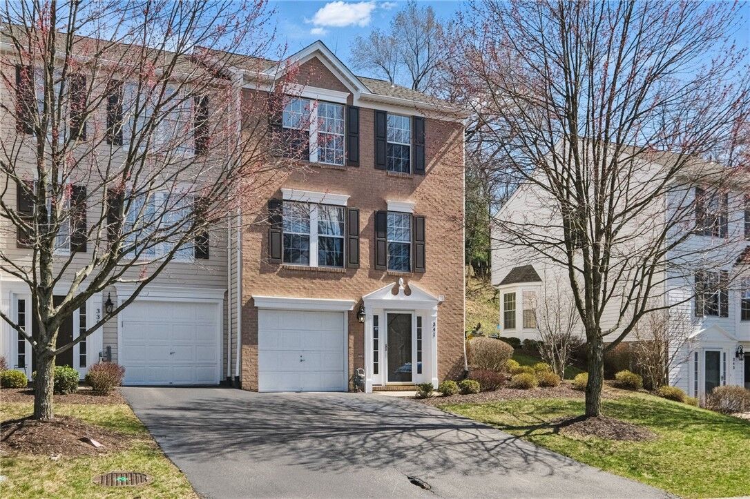 Property Photo: 341 Murrays Ln PA 15234