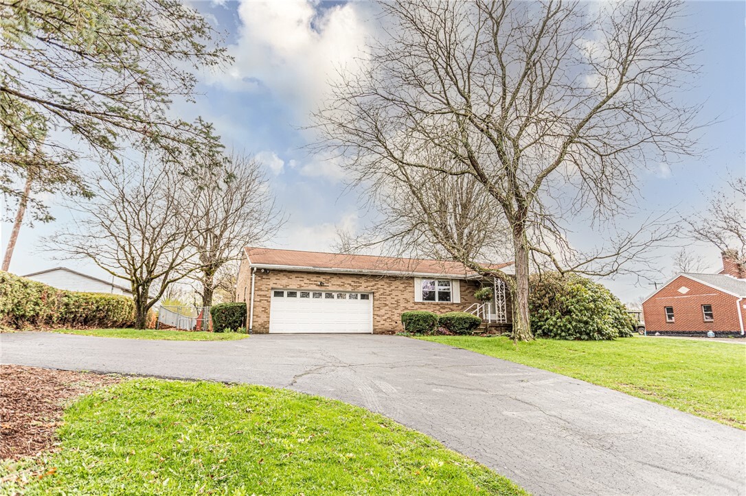 Property Photo: 673 S Vanderbilt Road PA 15425