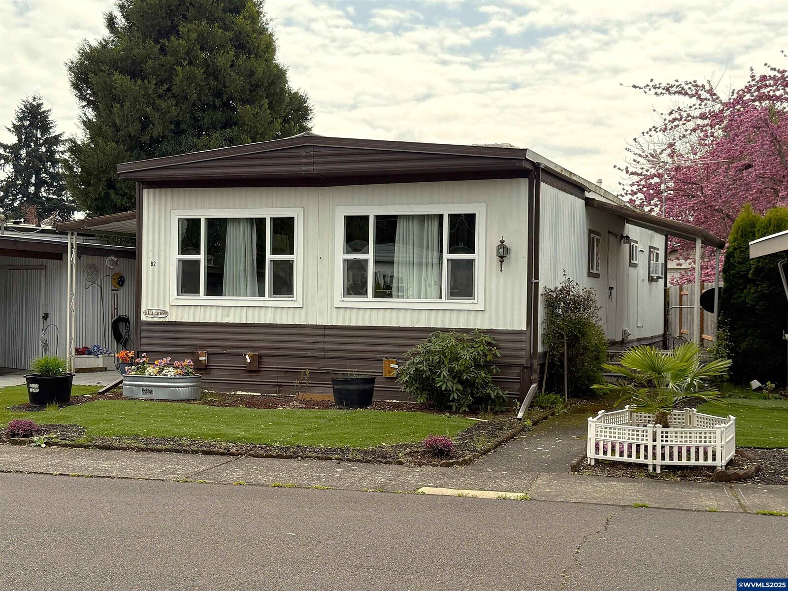 Property Photo: 5355 River (#92) Rd N 92 OR 97303