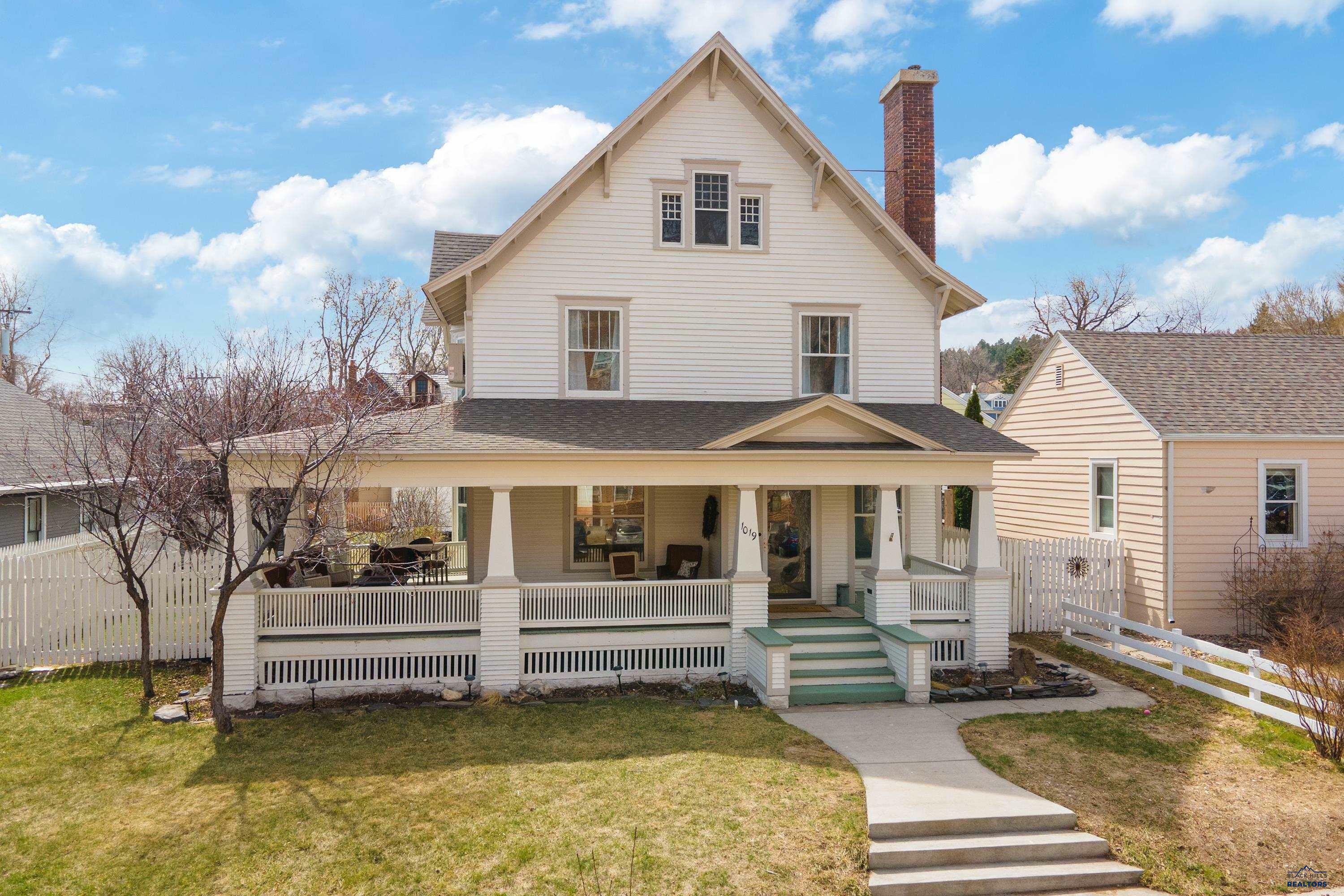 Property Photo: 1019 Fulton St SD 57701