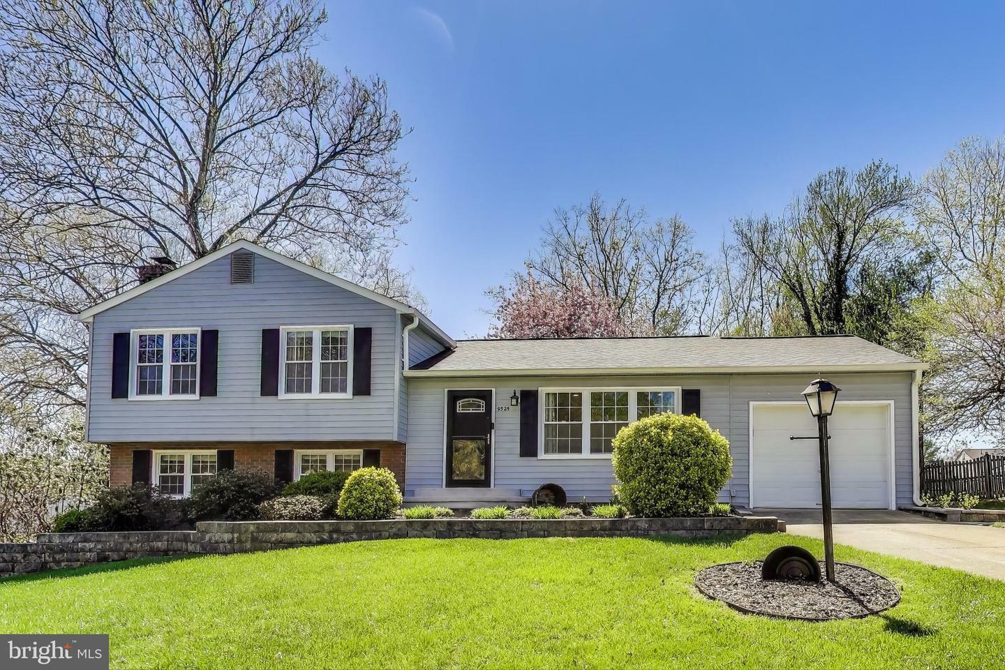 Property Photo: 9525 Kirkfield Road VA 22015