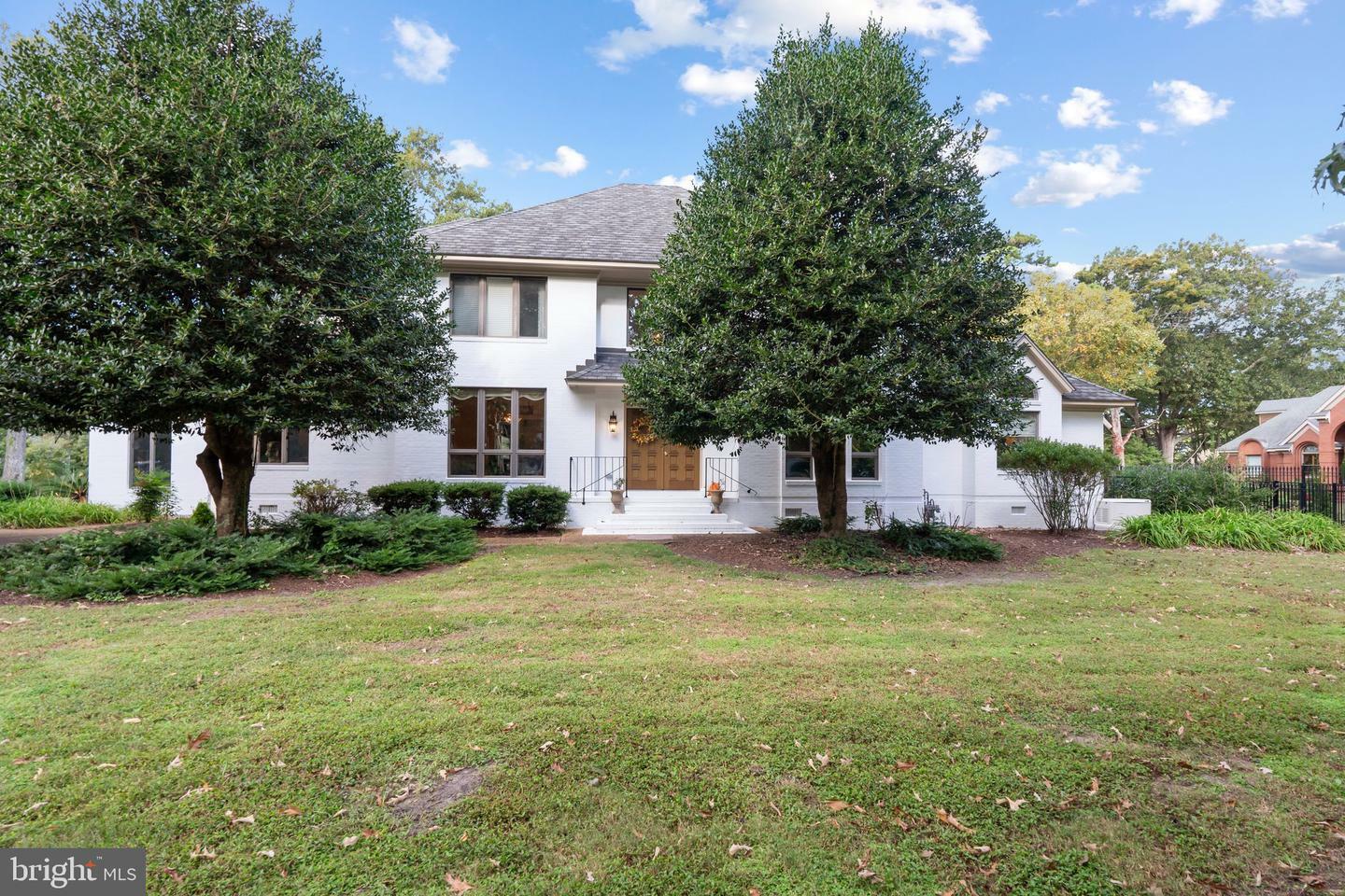 Property Photo: 1632 W Little Neck Road VA 23452