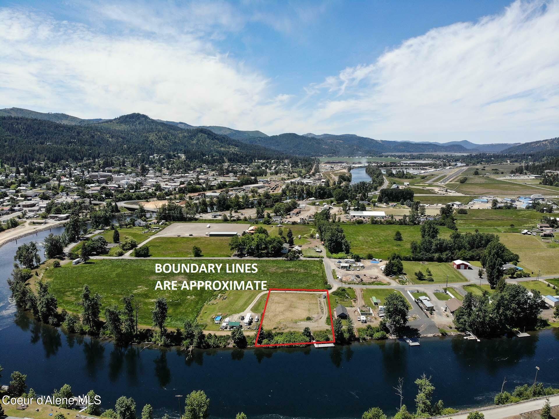 Property Photo:  397 E Meadowhurst Dr  ID 83861 