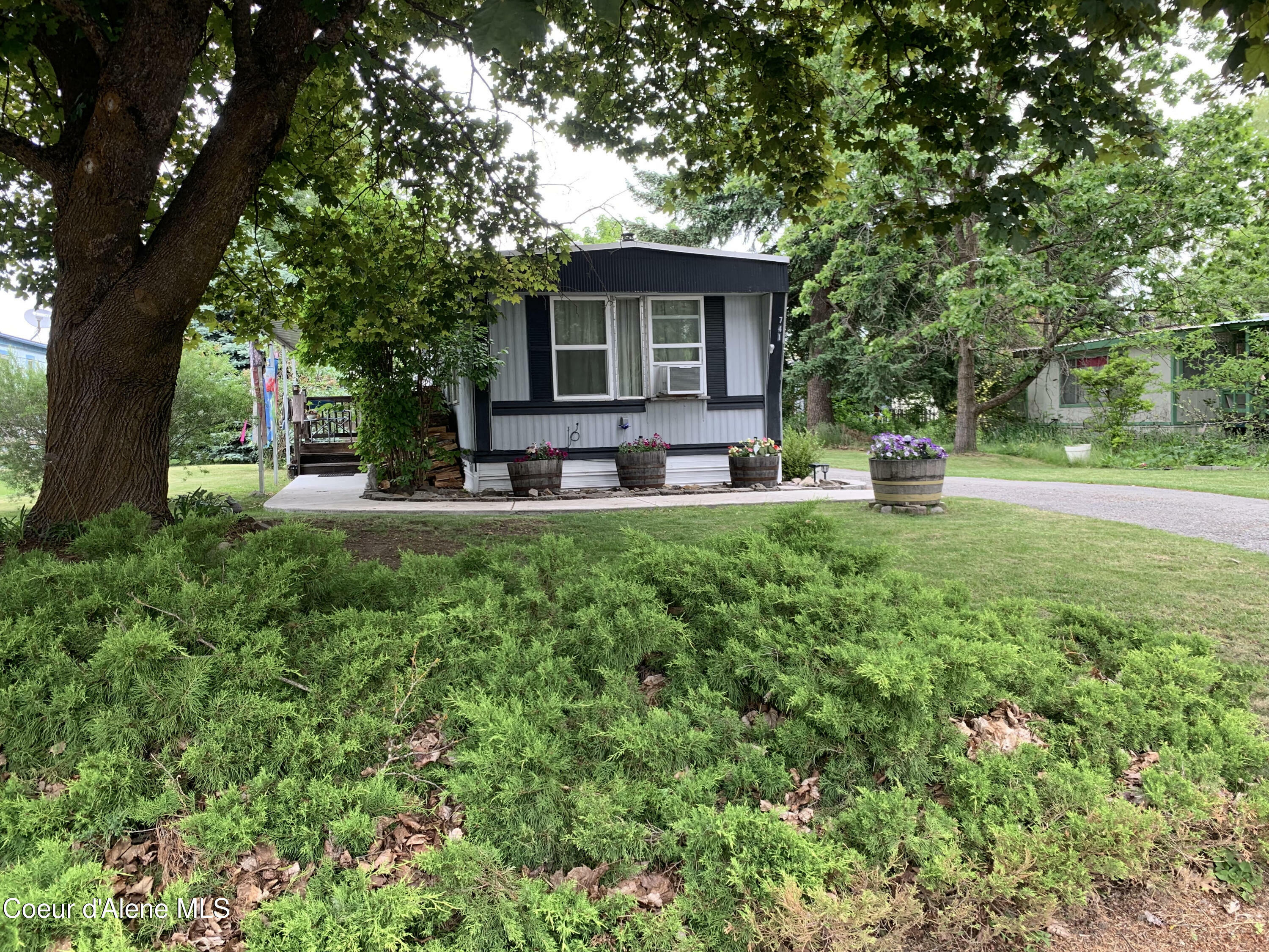 Property Photo:  741 W Kentucky Ave  ID 83835 
