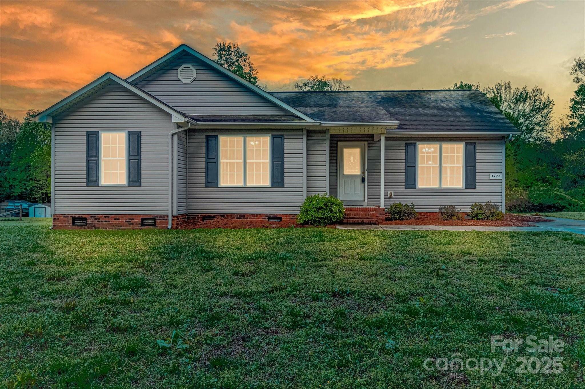 Property Photo: 4773 Westwinds Road NC 28092