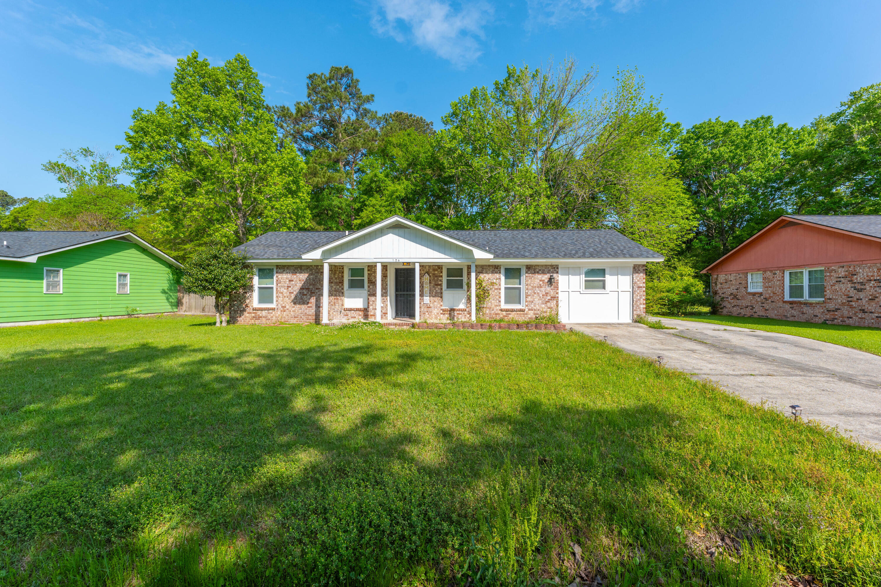 Property Photo:  1104 Margaret Drive  SC 29456 