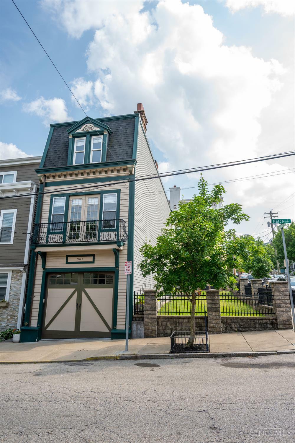 Property Photo: 961 Hatch Street OH 45202