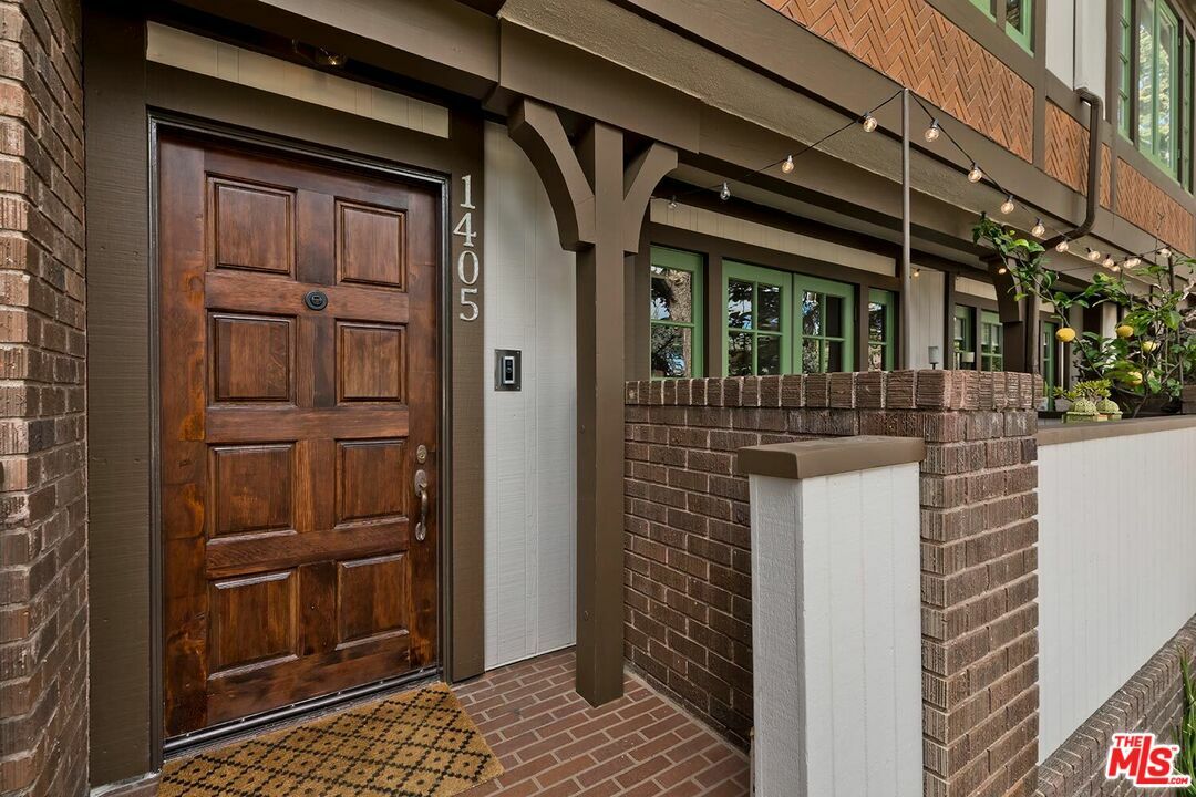 Property Photo:  1405 Washington Ave  CA 90403 