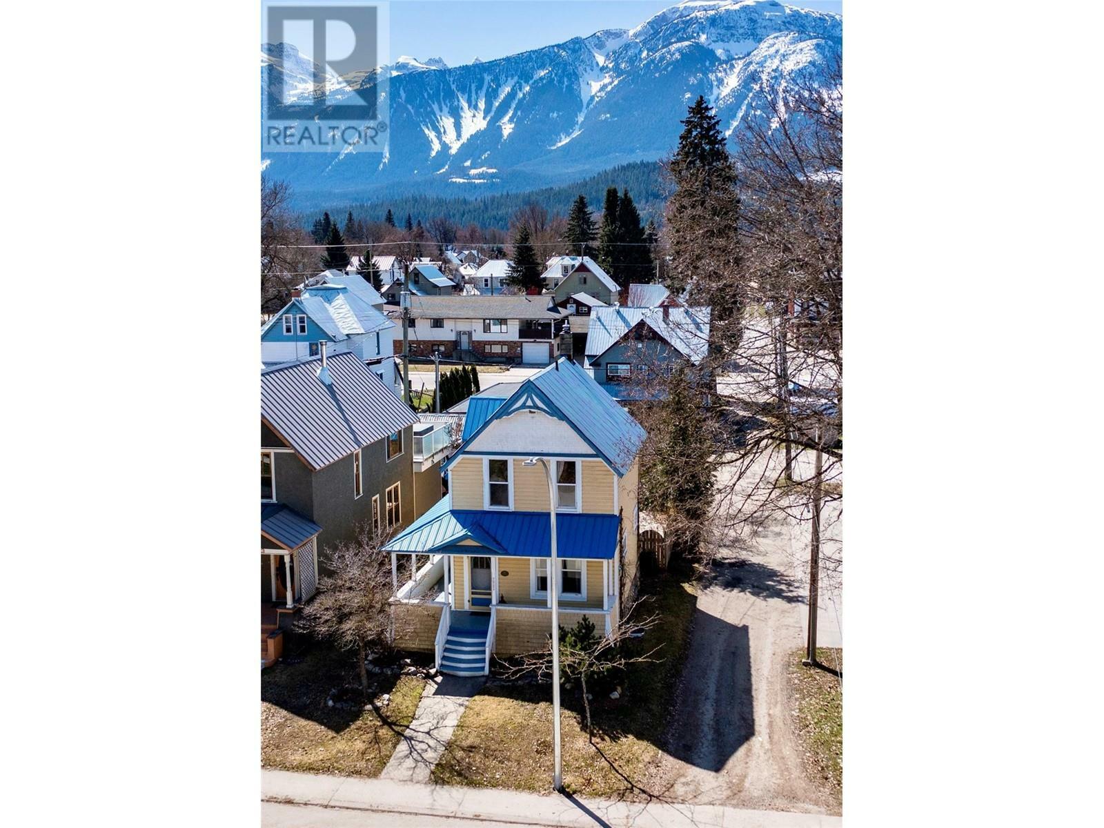 Property Photo: 101 Third Street, Street East BC V0E 2S0