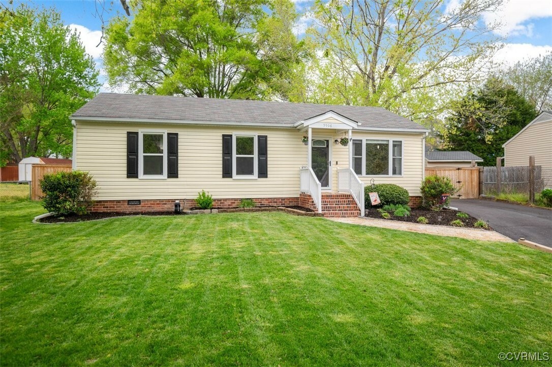 Property Photo: 5906 Deerwater Court VA 23237