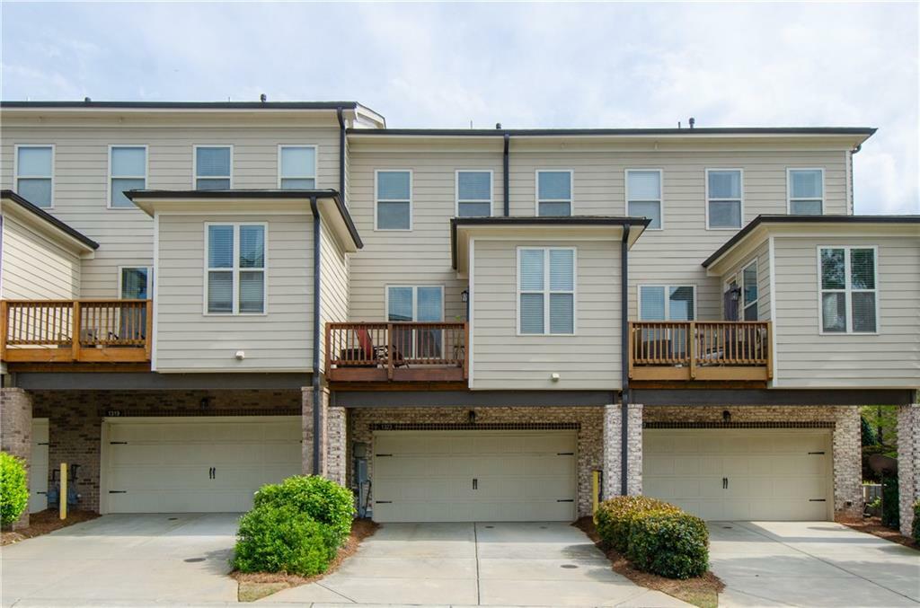 Property Photo: 1323 Faircrest Way GA 30024