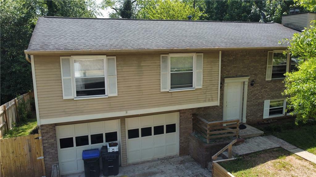 Property Photo: 1425 Parkmont Drive GA 30076