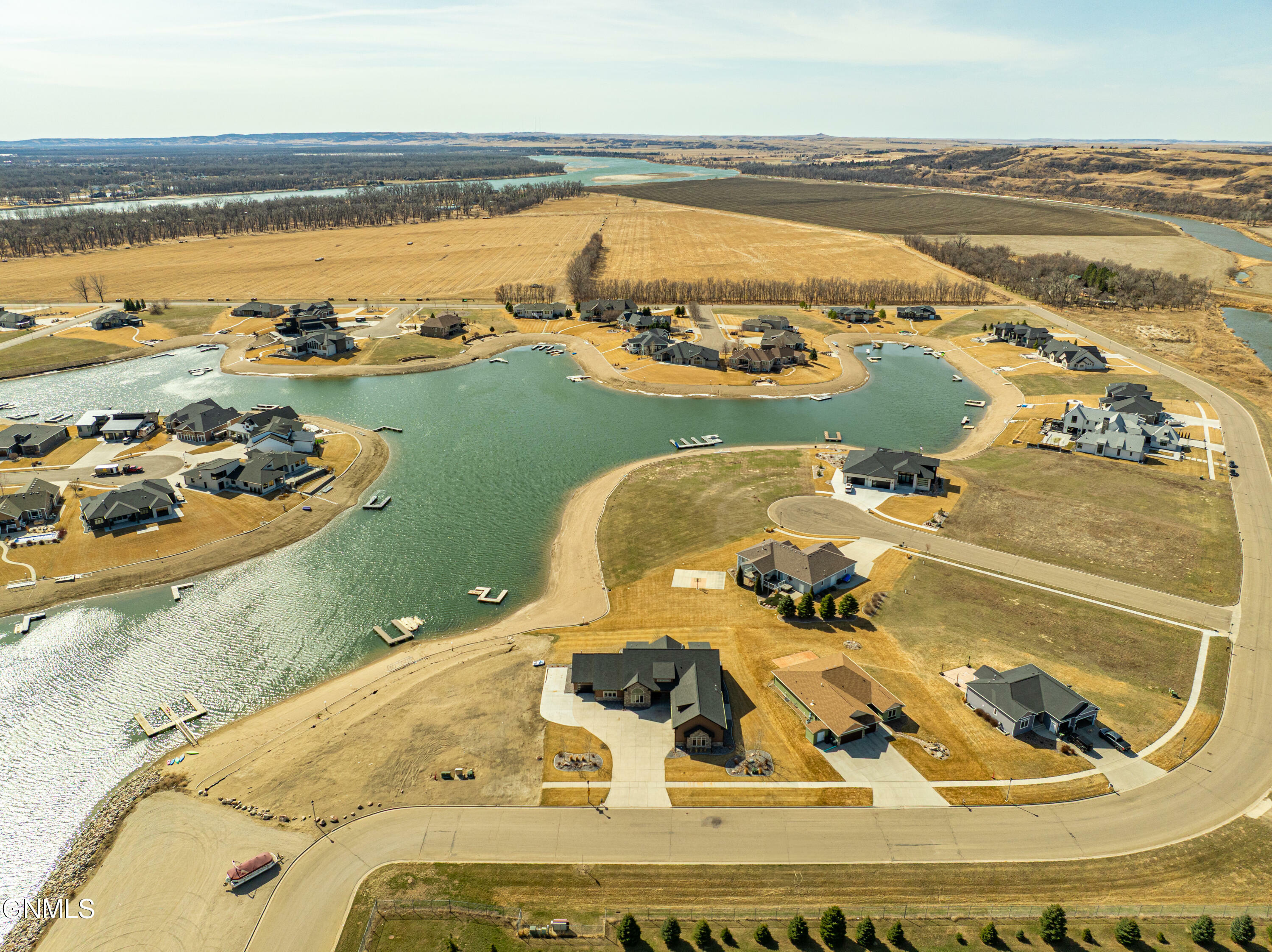 Property Photo: 3808 Lakewood Drive SE ND 58554