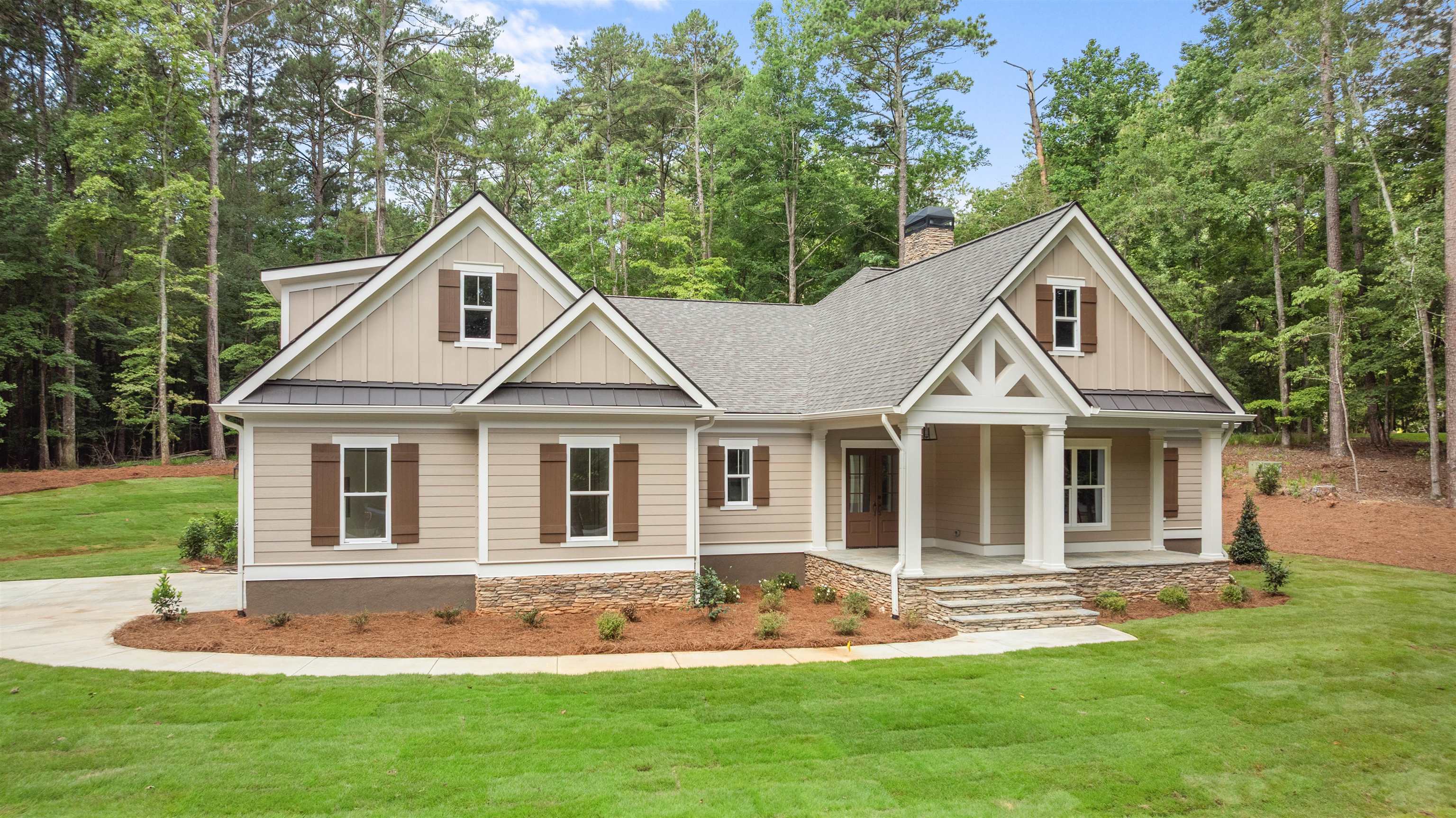 Property Photo: 1061 Eagle Bluff Court GA 30642
