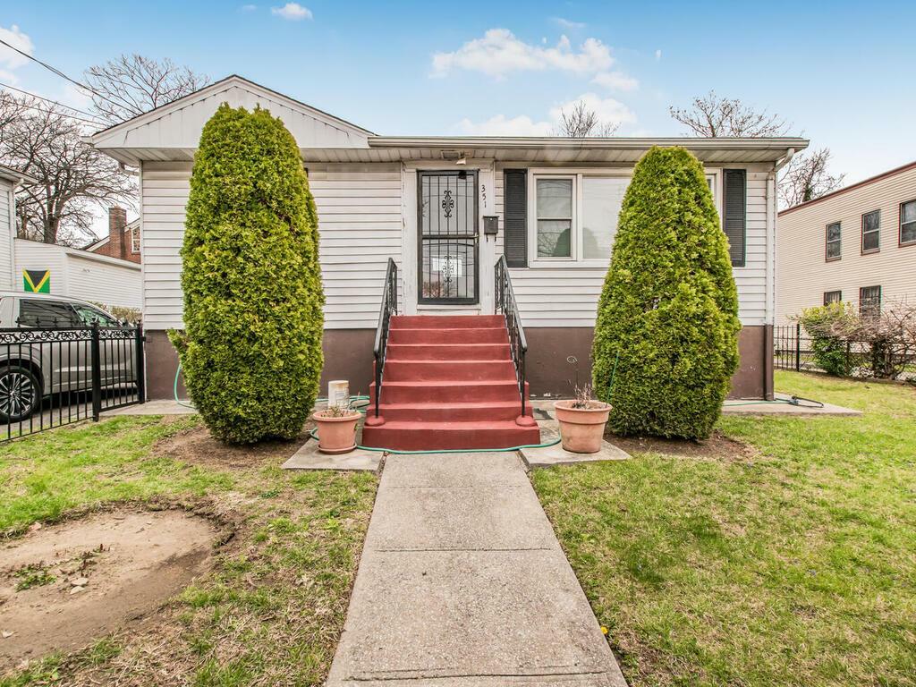 Property Photo: 351 S 6th Avenue NY 10550