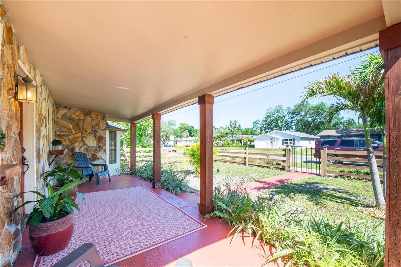Property Photo:  630 48th Avenue N  FL 33703 