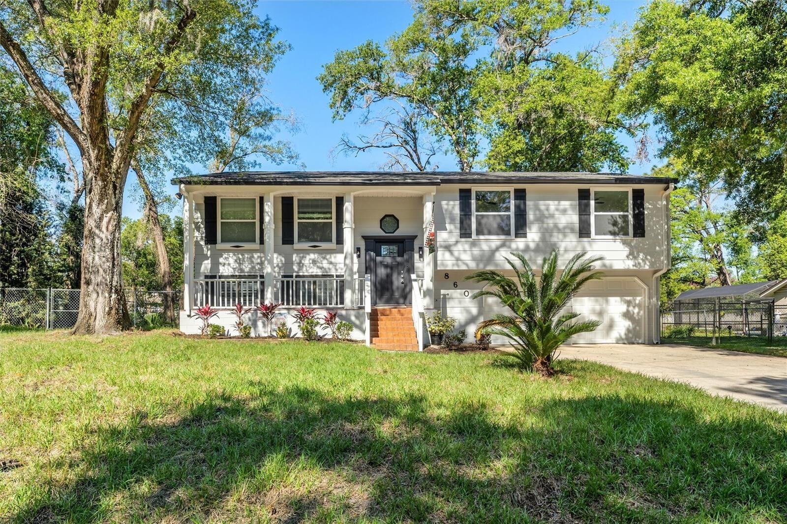 Property Photo:  860 Fairview Avenue  FL 32701 