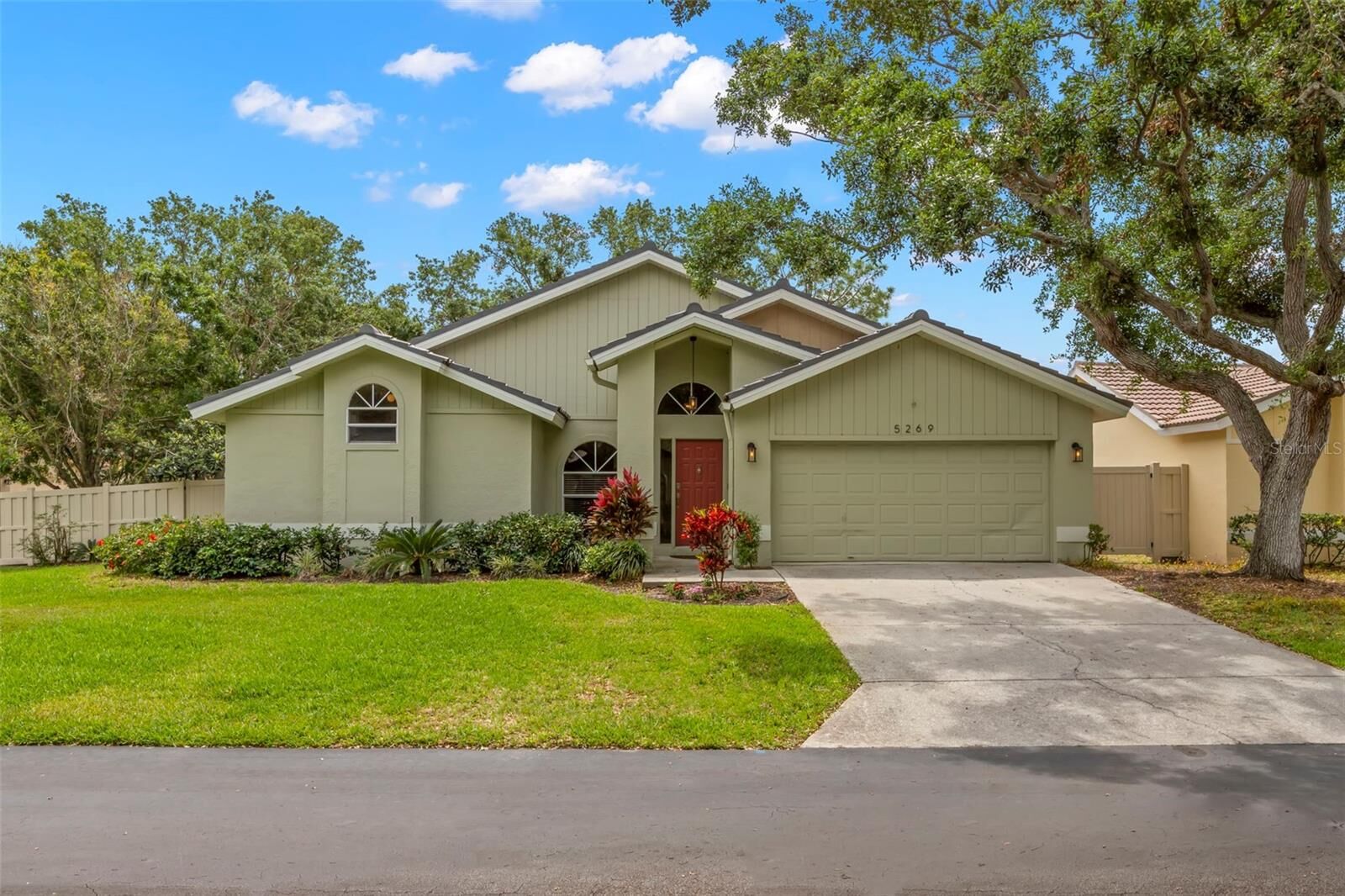 Property Photo:  5269 White Sand Circle NE  FL 33703 