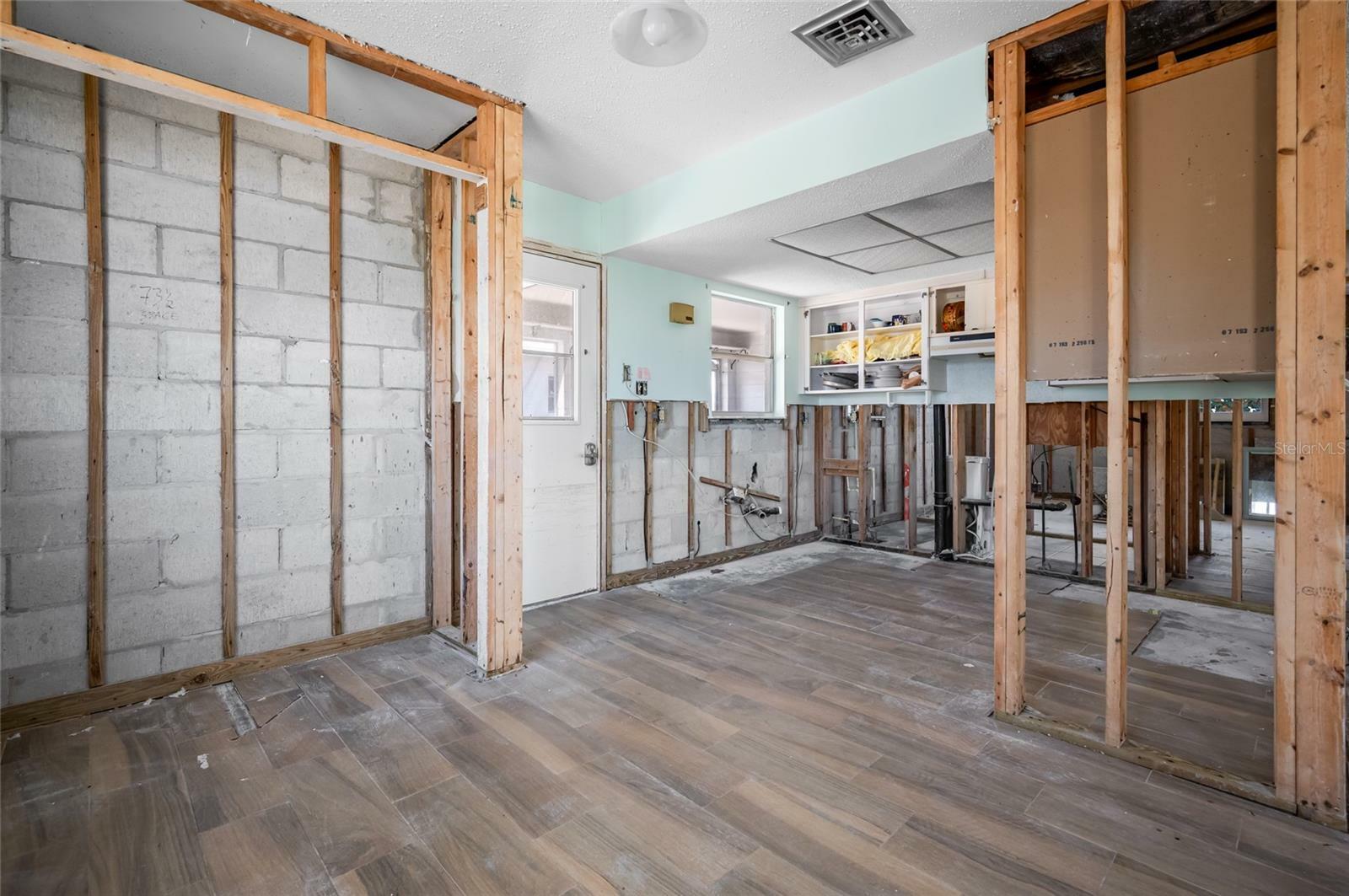 Property Photo: 1977 Beach Road 9 FL 34223