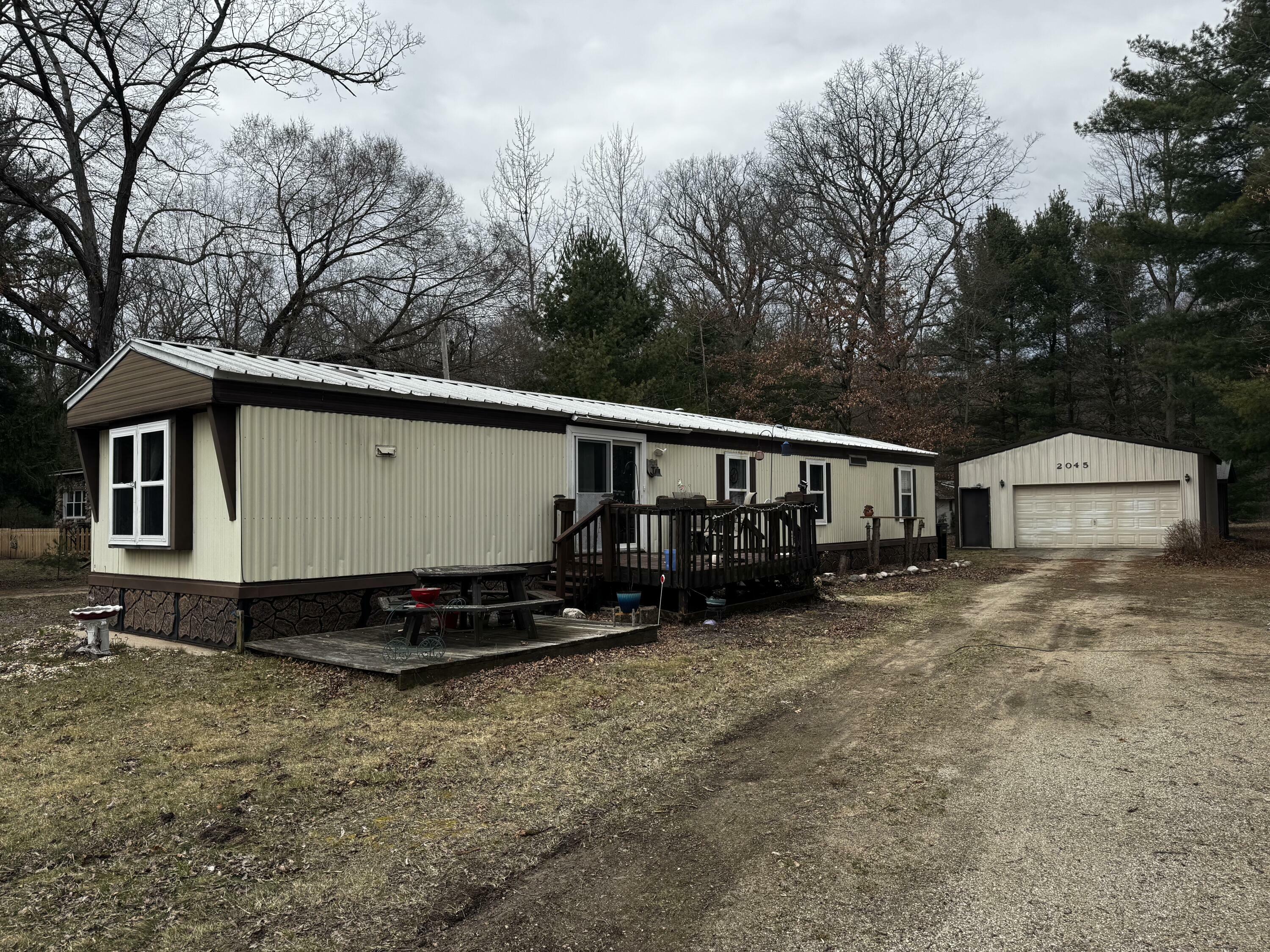 Property Photo: 2045 W Parklane MI 49349