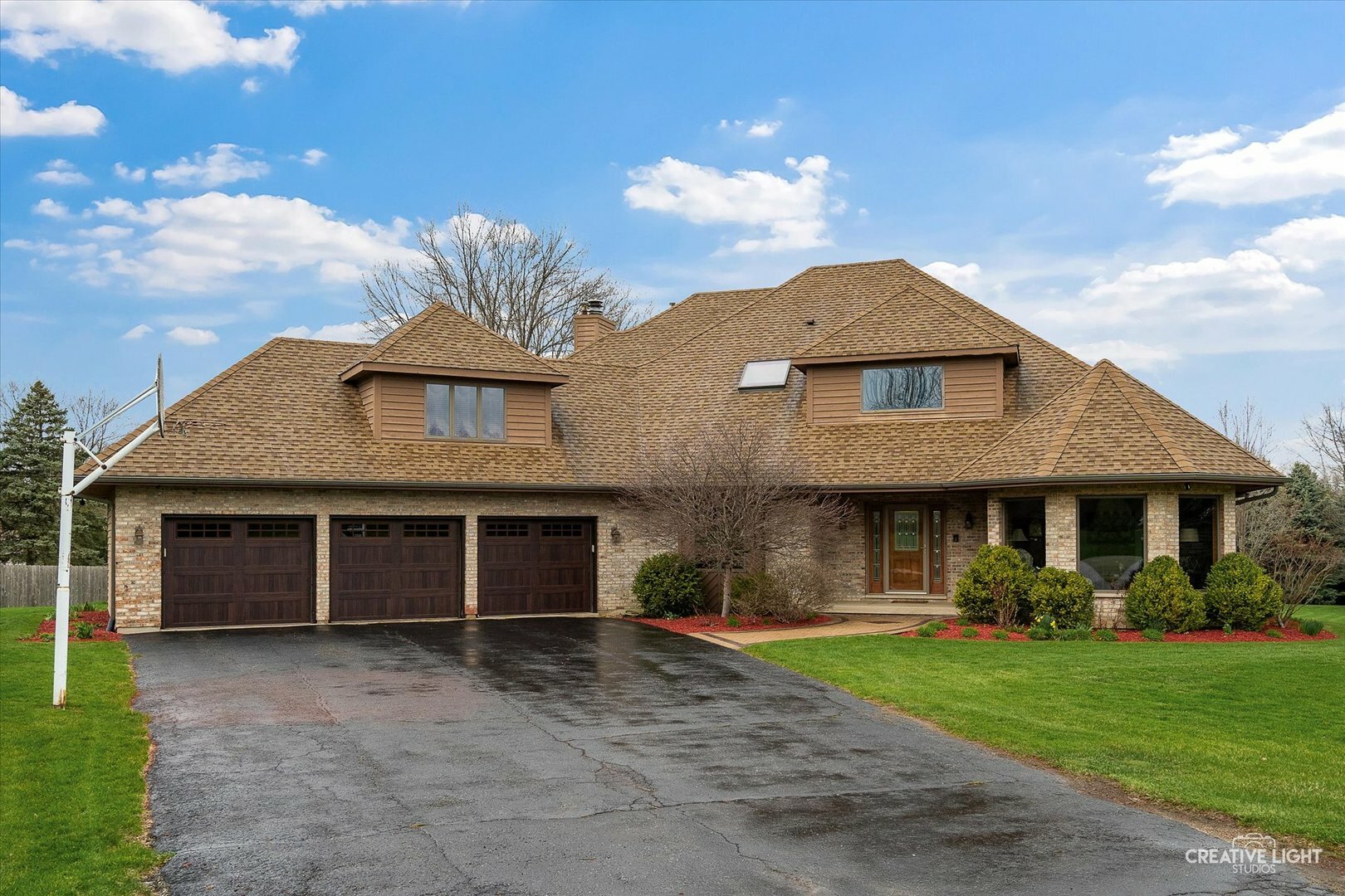 Property Photo: 17 Red Hawk Court IL 60543