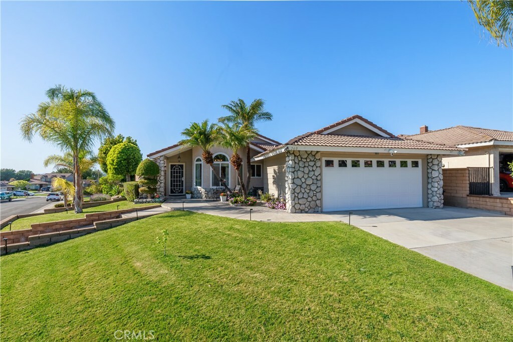 Property Photo: 260 S Brookside Court CA 92808