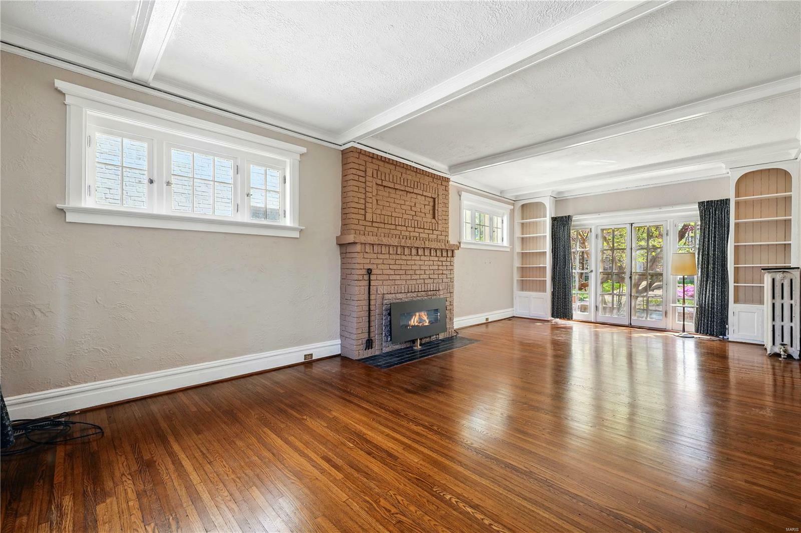 Property Photo:  6251 Washington Avenue  MO 63130 