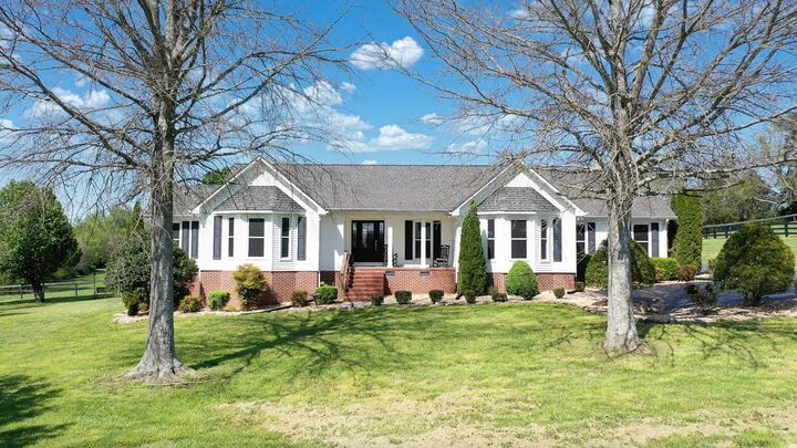 Property Photo: 349 Naron Rd TN 37160