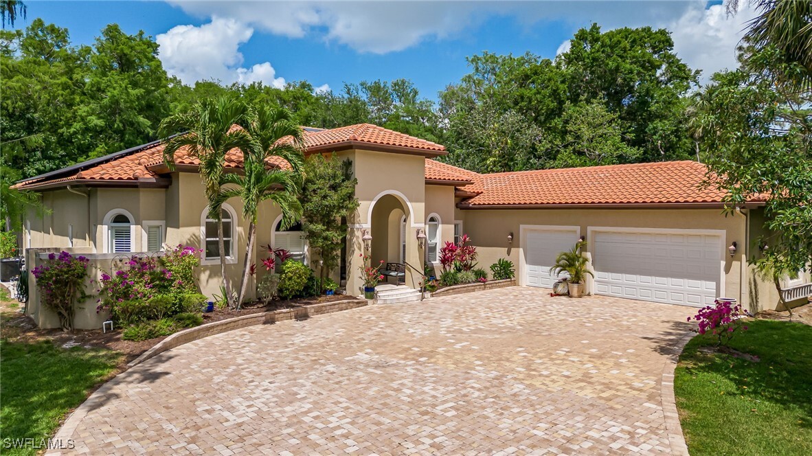 Property Photo: 111 17th Street NW FL 34120
