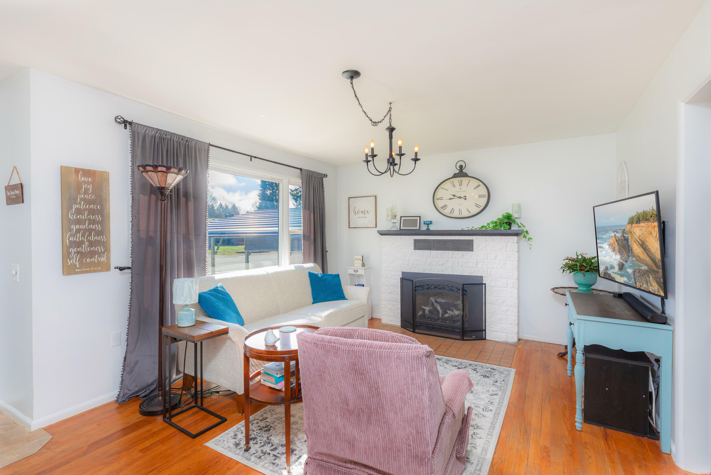 Property Photo: 114 Crestview Dr WA 99114