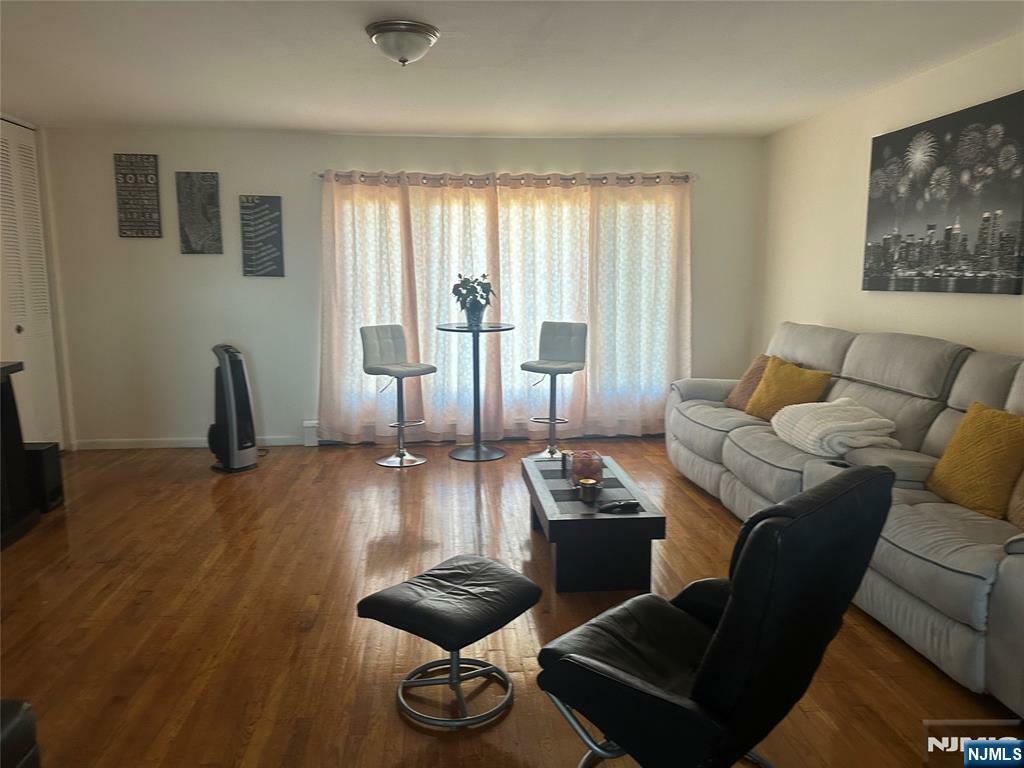 480 North Avenue  Fort Lee NJ 07024 photo