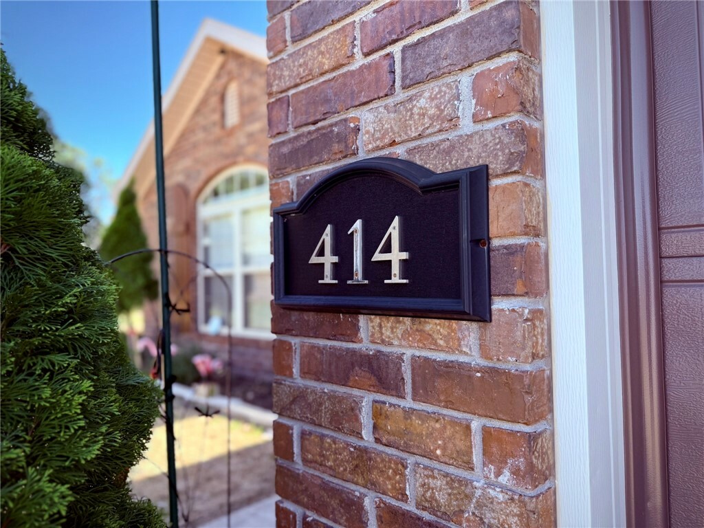 Property Photo: 414 E Summerwood Court AR 72758
