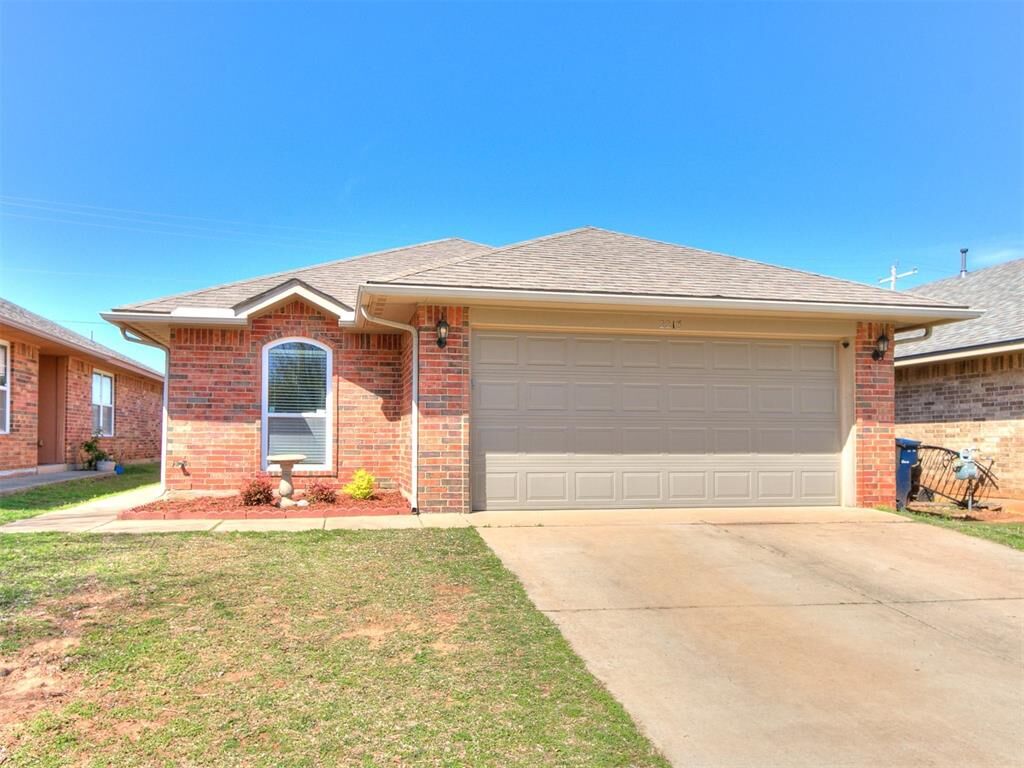 Property Photo:  2213 NW 199th Street  OK 73012 