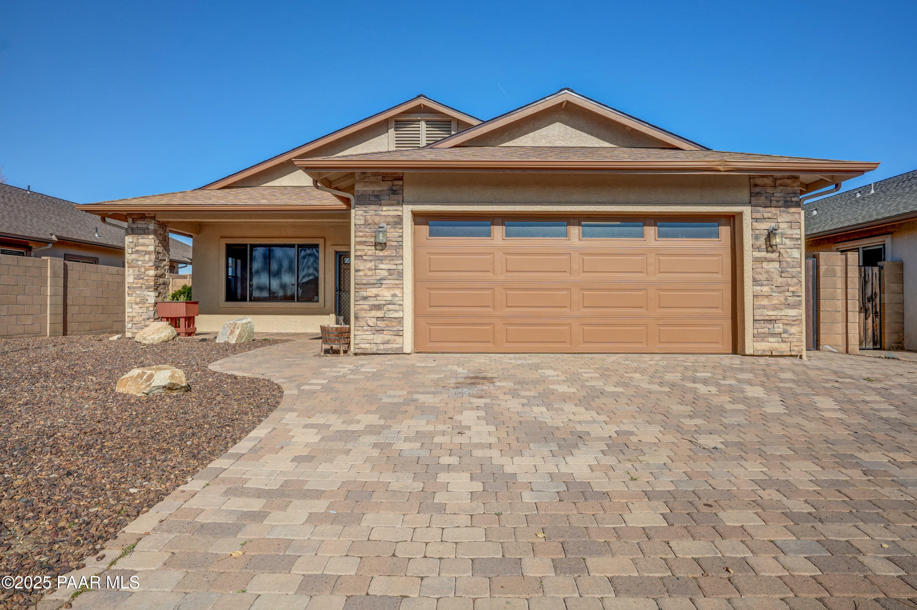 Property Photo: 594 N Magdalena Street AZ 86327
