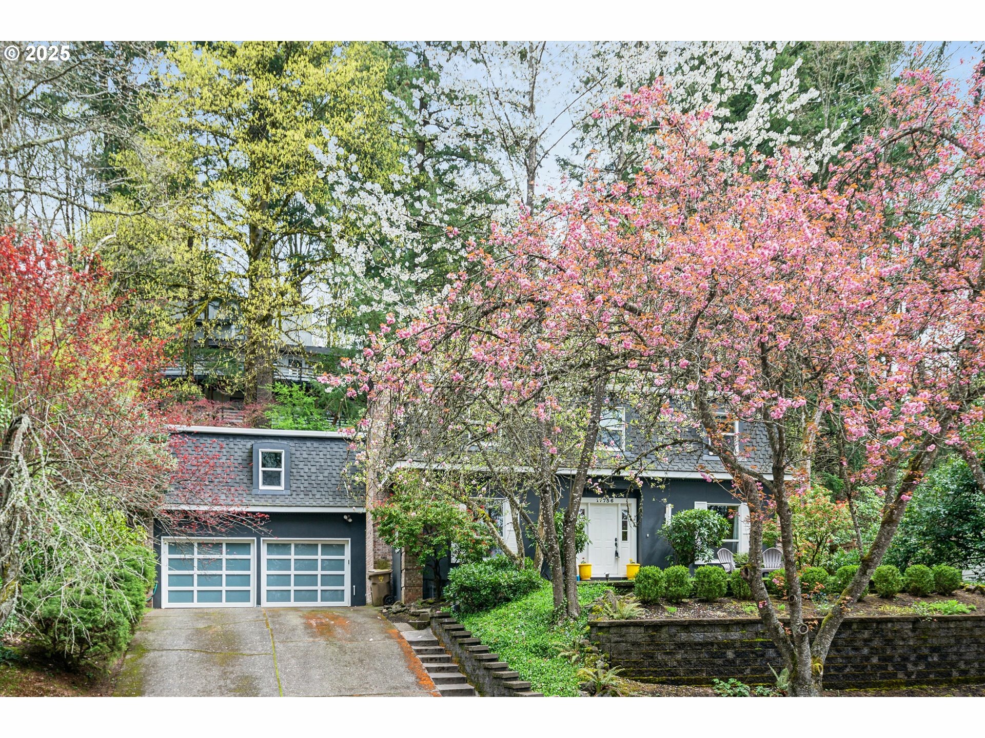 Property Photo: 17756 Westview Dr OR 97034