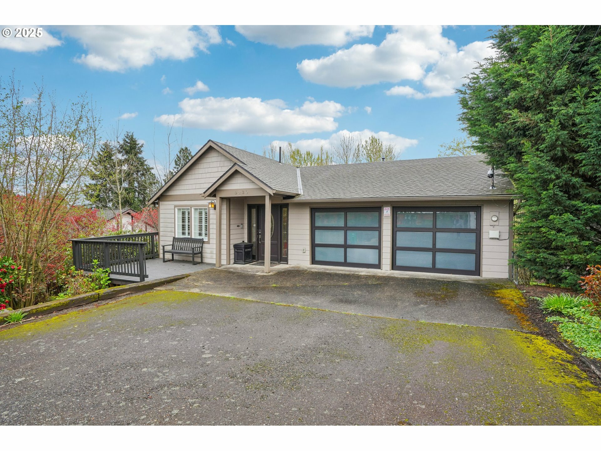 Property Photo: 3230 SW Dolph Ct OR 97219
