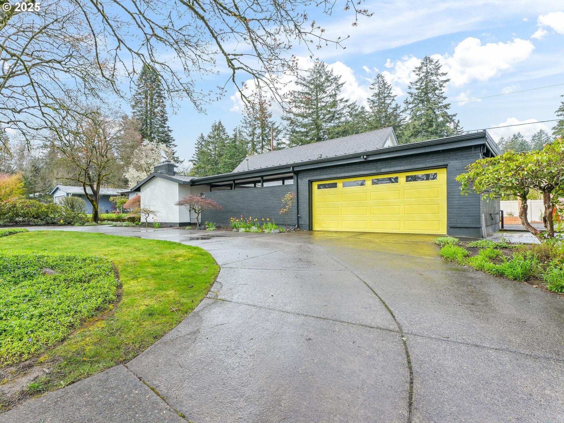 Property Photo: 767 NE 152nd Ave OR 97230