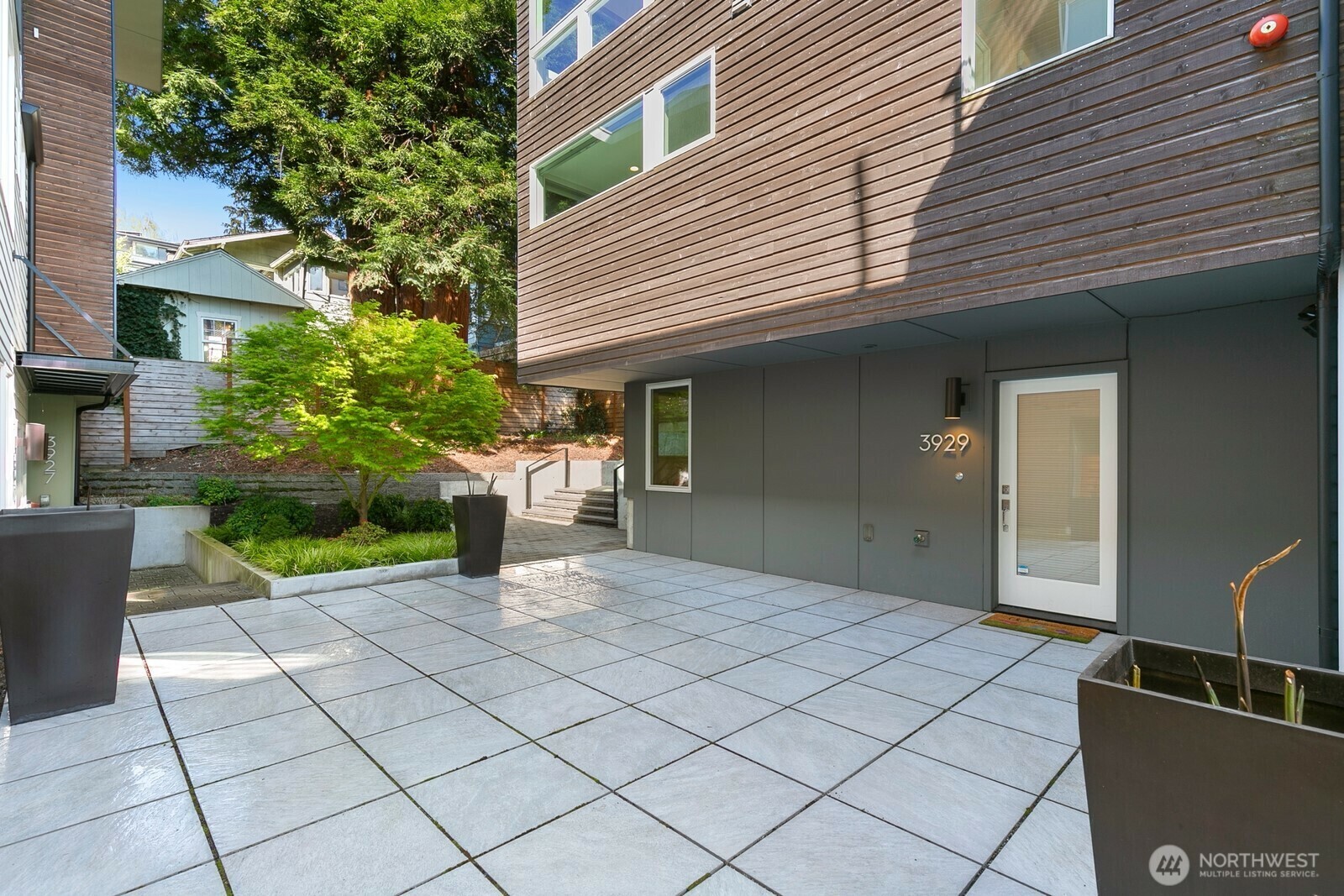 Property Photo: 3929 2nd Avenue NE WA 98105