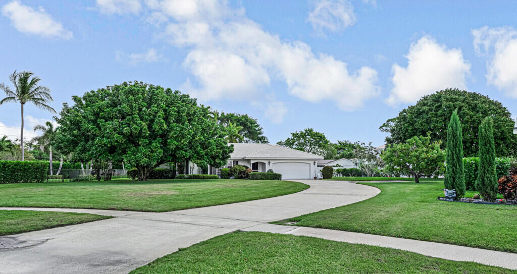 Property Photo: 22086 E Soliel Circle FL 33433