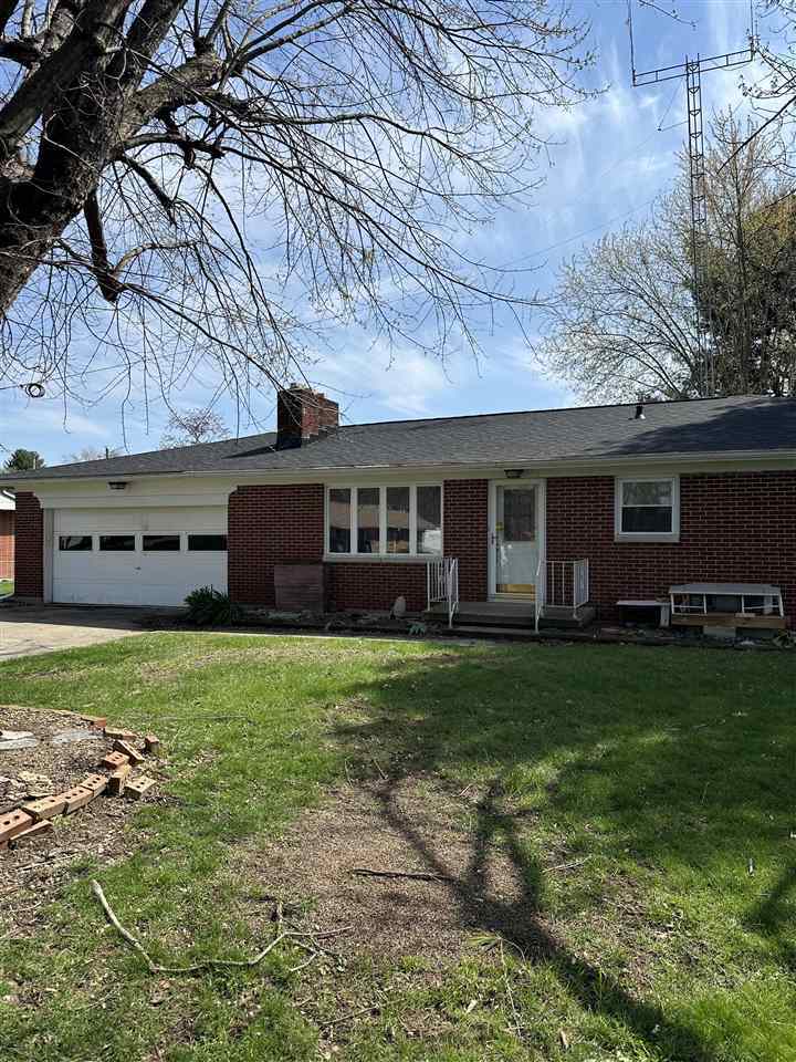 Property Photo: 709 E Tulip Lane IN 47331
