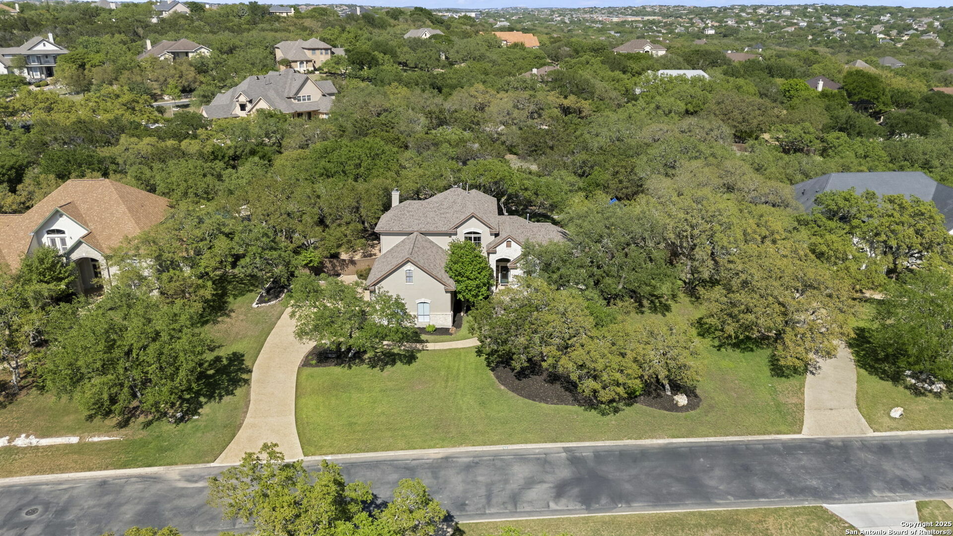 Property Photo: 915 Foxton Dr TX 78260