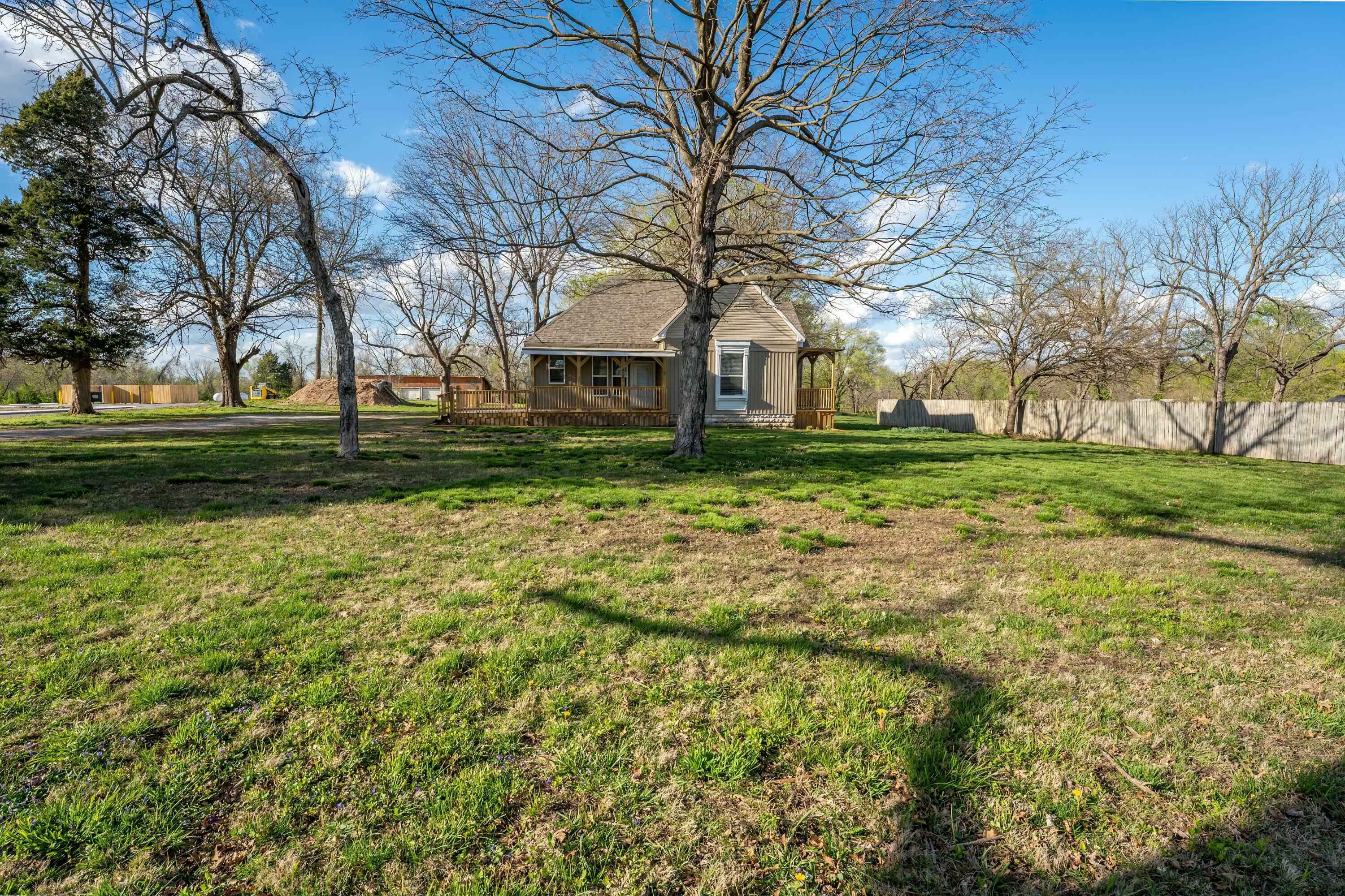 Property Photo: 813 W Main Street MO 65622