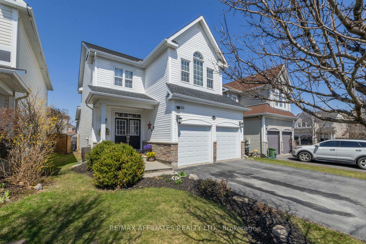 Property Photo: 145 Redcliff Avenue ON K2J 5J7