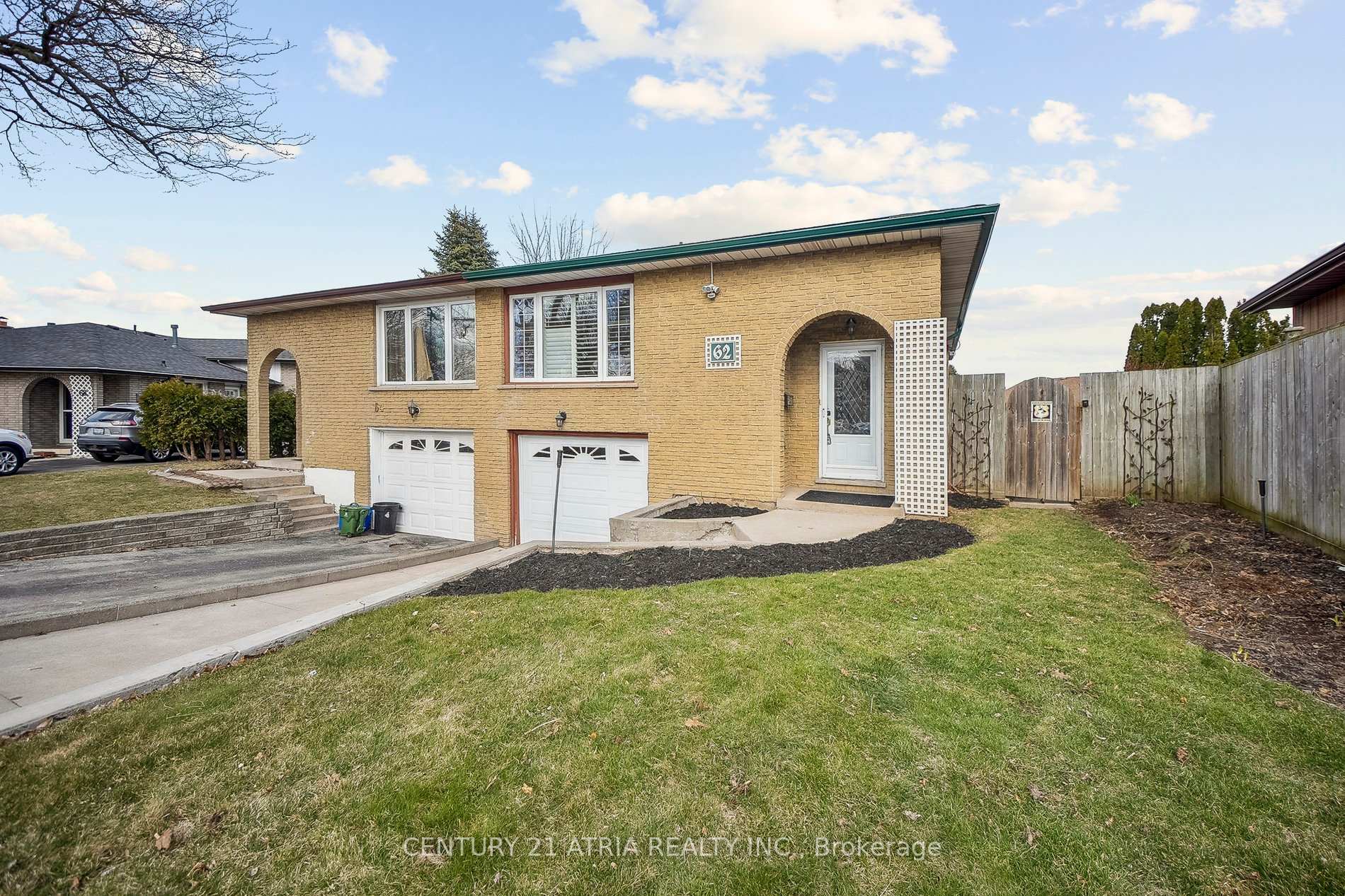 Property Photo: 62 Guildwood Drive ON L9C 6S4
