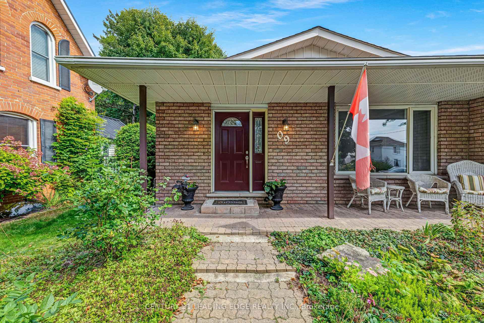 Property Photo:  9 King Street  ON L0G 1M0 