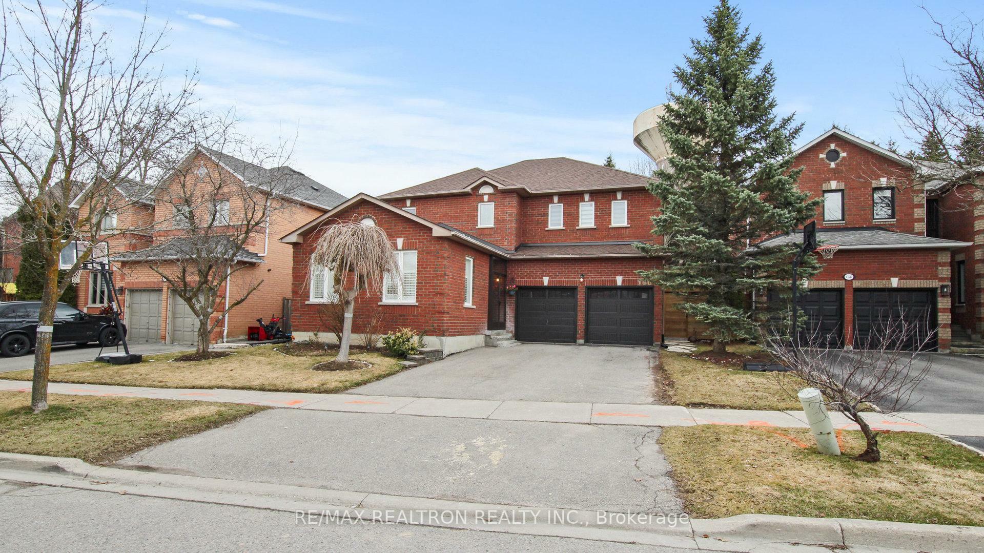 Property Photo: 160 Carlyle Crescent ON L4G 6P8
