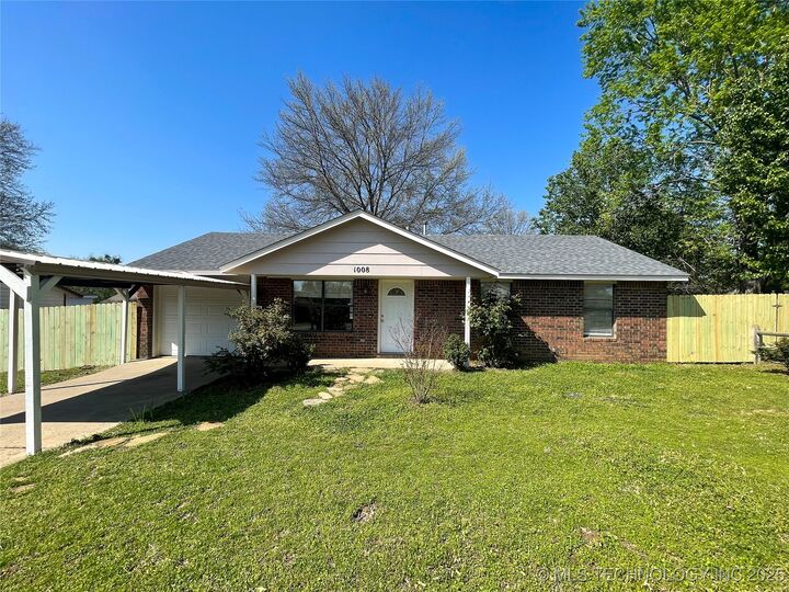 1008 E Walnut Street  Fort Gibson OK 74434 photo