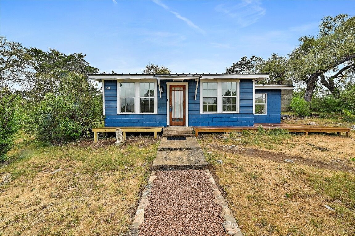 Property Photo: 18502 E Lakeview Drive TX 78645