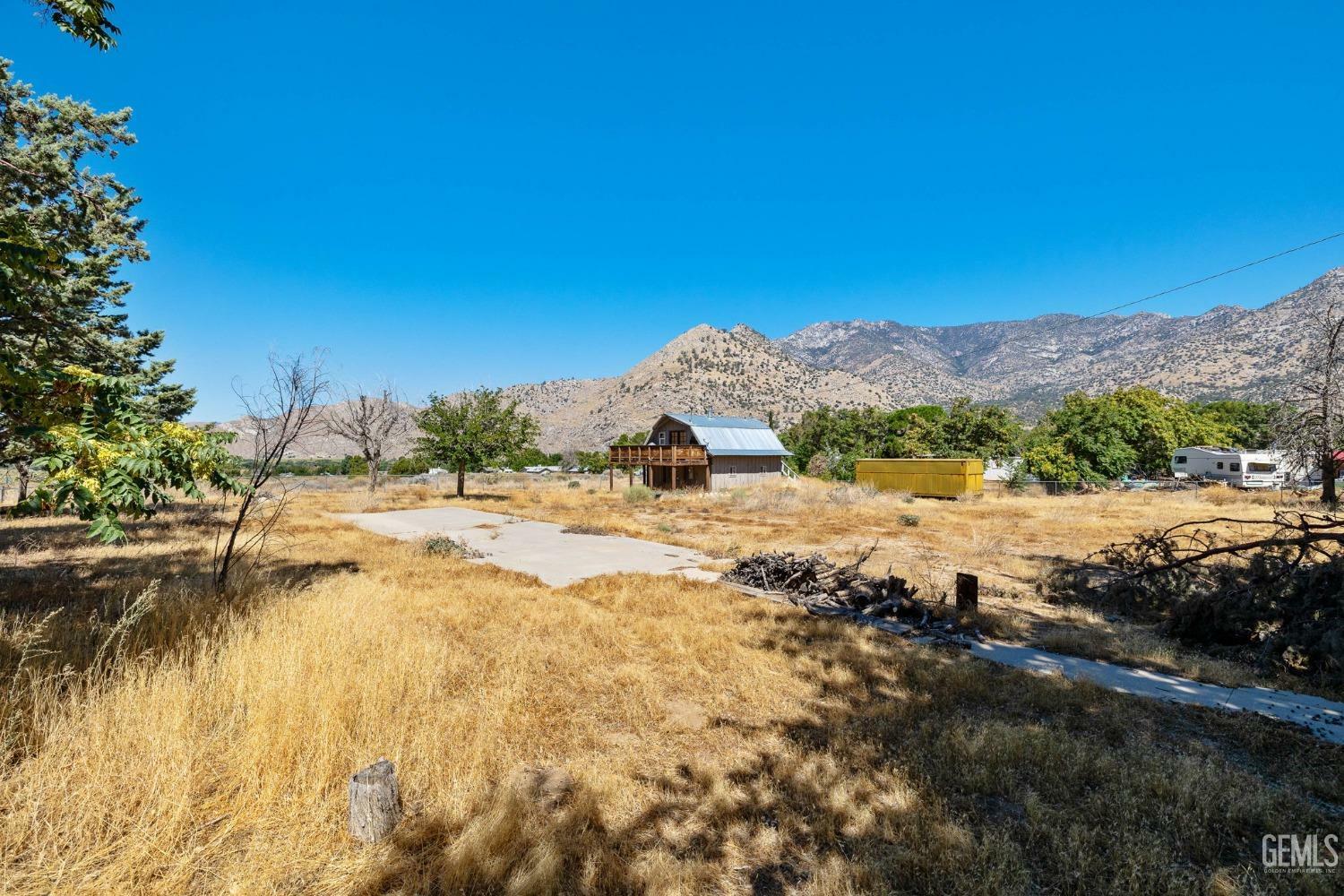Property Photo: 17021 Linda Lane CA 93255