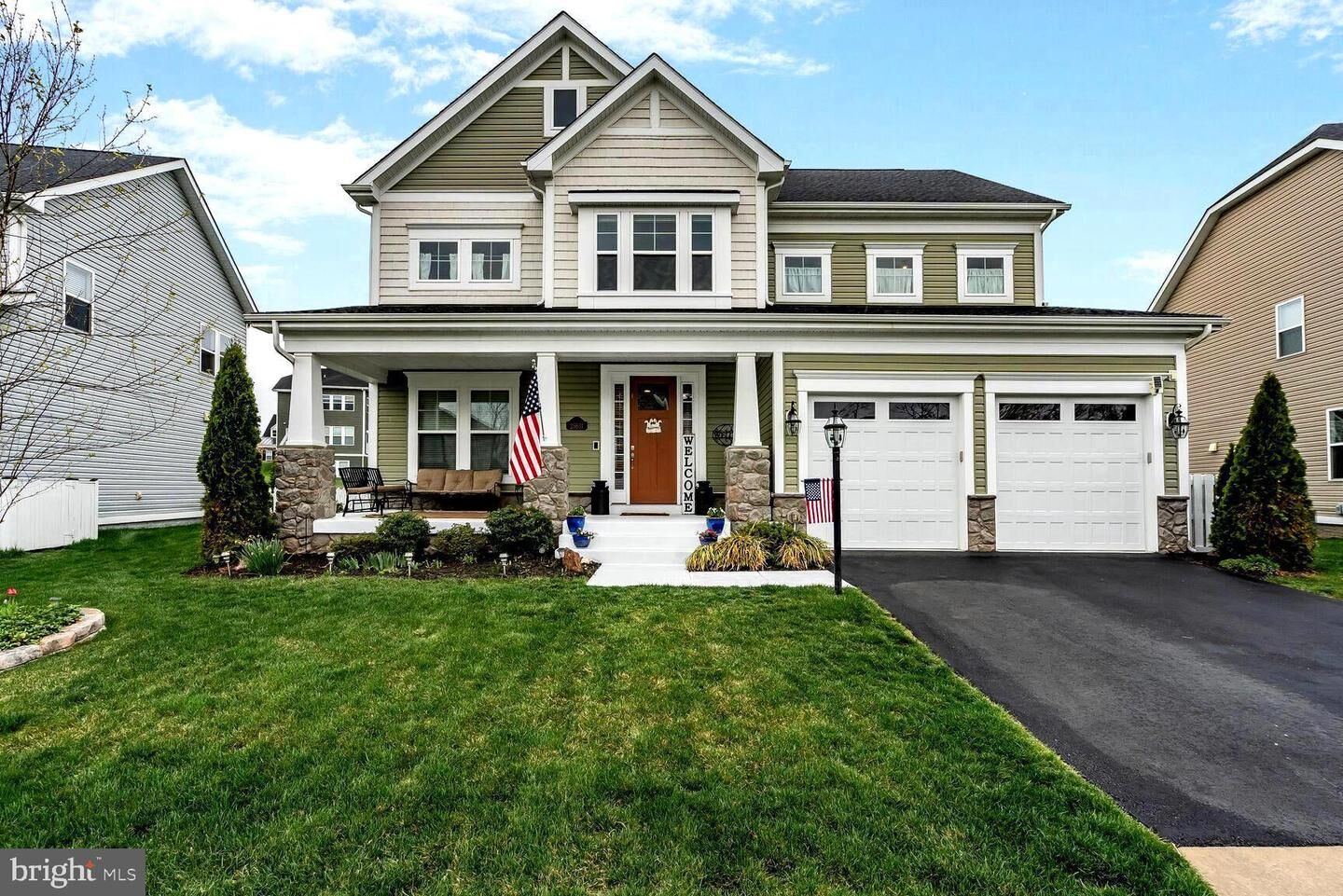 Property Photo: 23631 Glenmallie Court VA 20105